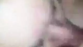 امرأة سمراء سلوتي في شباك صيد سوداء مارس الجنس أسلوب بوف بعد أن امتص وامتص لها العميل الأسود
