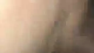 طرفة عين قرنية مارس الجنس في الحمار أثناء المقابلة.