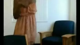 جبهة مورو شقراء فاتنة تضايق مع مهبلها الحلو.