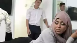 الفتاة العربية الأبنوس الساخنة مارس الجنس من قبل زوجها - ميلو بلايز