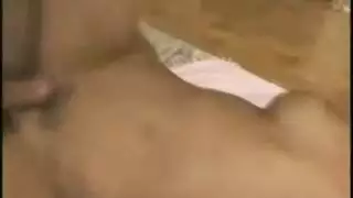 فيديو نيك ساخن يحوي فيه الشقراء حتى يقذف زبه في فمها